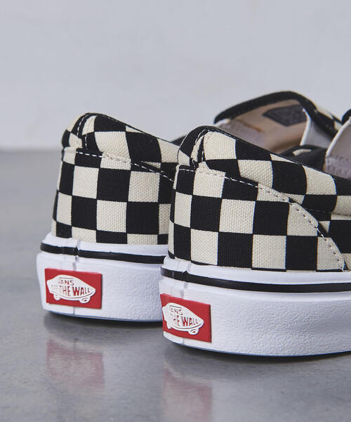 VANS(バンズ)の「<VANS(バンズ)>チェック スリッポン スニーカー(スリッポン・レディース・ブラック・5/4h/5h/6/6h)」の6枚目の写真