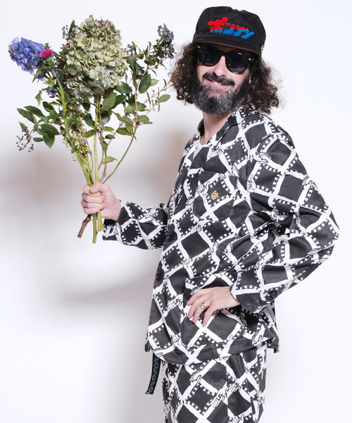 ALDIES（アールディーズ）の「Remix Jacket / リミックスジャケット（テーラードジャケット・メンズ・ブラック/ネイビー/レッド・LARGE/X-LARGE/MEDIUM/SMALL）」の2枚目の写真