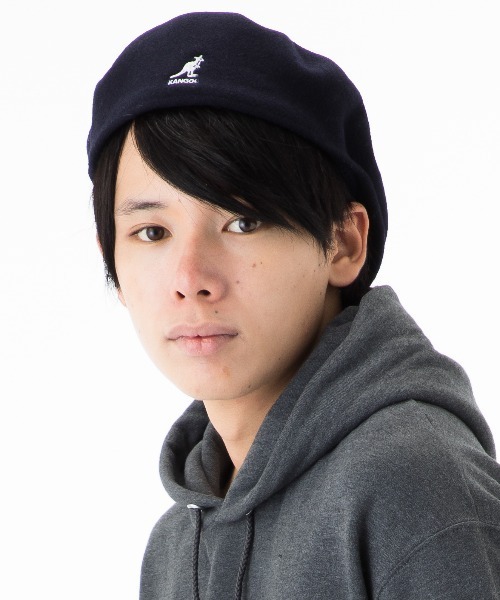 KANGOL（カンゴール）の「KANGOL HUNTING WOOL 504 カンゴール ウール ハンチング（ハンチング/ベレー帽・レディース・ブラック/ブラック×ゴールド/グレー/キャメル/ダークグレー/ダークブルー/ブラウン/ブラウン系その他/レッド系その他/レッド/サックスブルー/パープル/ホワイト/グリーン系その他/ブラウン系その他2/ピンク/ブラック×ブラック/グリーン・MEDIUM/LARGE/XX-LARGE/SMALL/X-LARGE）」の13枚目の写真