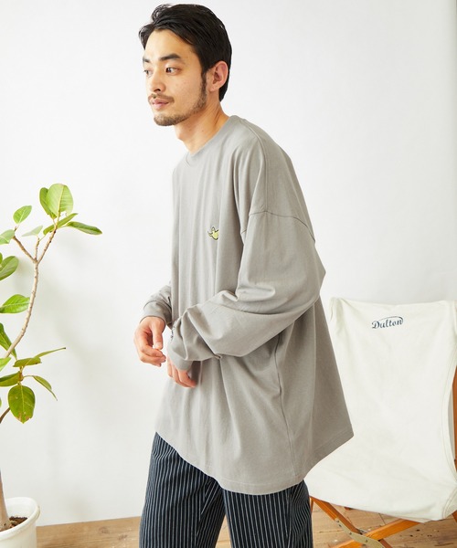 Mark Gonzales（マーク・ゴンザレス）の「Mark Gonzales/マークゴンザレス コラボ MONO-MART別注 ビッグシルエット長袖ロゴ刺繍/ピスネーム カットソー（Tシャツ/カットソー・メンズ・ホワイト/ブラック/パープル系その他/ダークベージュ/ダークグレー/ボルドー/ブラウン/オレンジ/ダークグリーン/ネイビー/ベージュ/グレー系その他/グリーン系その他/ライトピンク/グレー系その他2/ダークブラウン/アッシュブラウン/ブルー系その他/グレイッシュベージュ/グリーン系その他2/パープル系その他2/パープル系その他3/グリーン系その他3/ベージュ系その他/ブルー系その他2/ホワイト系その他/ブラック系その他/グレー系その他3/ブルー系1/グレー系その他4/ホワイト系その他2/ブラック系その他2/ブルー系/ブラウン系その他/ベージュ系その他2/ブルー系2/ブラウン系その他2・S/M/L/XL/FREE）」の9枚目の写真