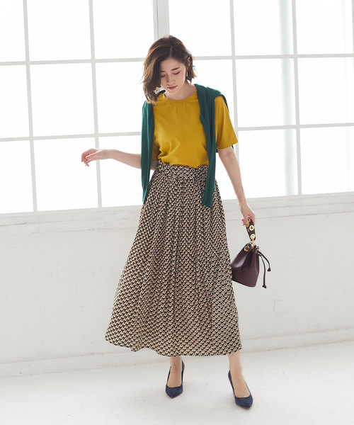 &. NOSTALGIA（アンドドットノスタルジア）の「オフプリーツ幾何