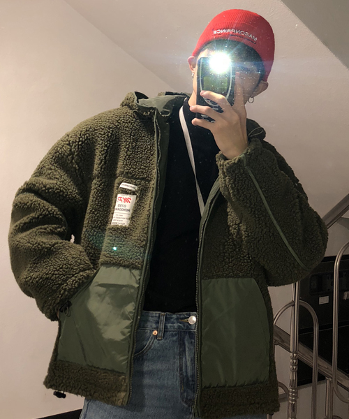 MASONPRINCE（メイソンプリンス）の「【MASONPRINCE】ビッグシルエット ナイロン切り替え ボア パーカー フードJKT MF1807（ムートンコート・メンズ・ブラック/アイボリー/カーキ・S/M/L）」の3枚目の写真