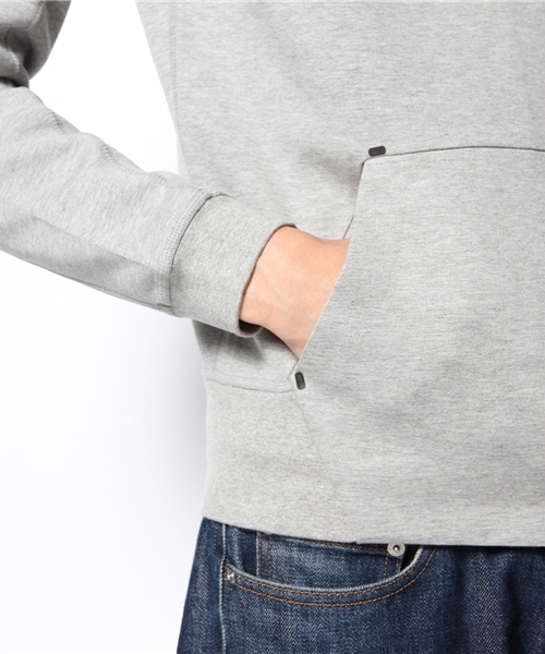 BEAMS（ビームス）の「NIKE / ナイキ テック フリース 1.0（スウェット・メンズ・ブラック/グレー/ブルー・LARGE/SMALL/MEDIUM）」の10枚目の写真