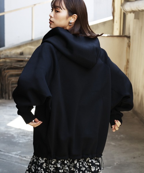 ARCANUM DESIGN（アルカナムデザイン）の「ダンボールニットビッグシルエットドルマンコクーンパーカ（パーカー・レディース・ブラック/ベージュ/グレー/ピンク/ホワイト・S/M）」の3枚目の写真