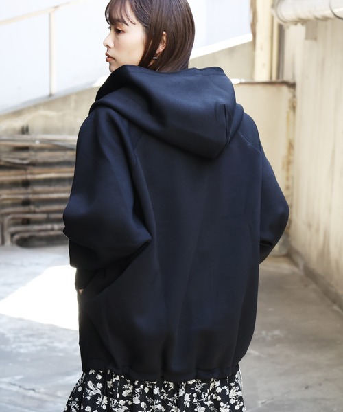 ARCANUM DESIGN（アルカナムデザイン）の「ダンボールニットビッグシルエットドルマンコクーンパーカ（パーカー・レディース・ブラック/ベージュ/グレー/ピンク/ホワイト・S/M）」の19枚目の写真