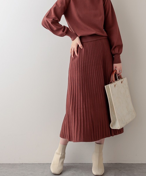 natural couture(ナチュラルクチュール)の「プリーツニットスカート(スカート・レディース・ブラック/ブラウン/モカ/グリーン/サックスブルー・FREE)」の1枚目の写真