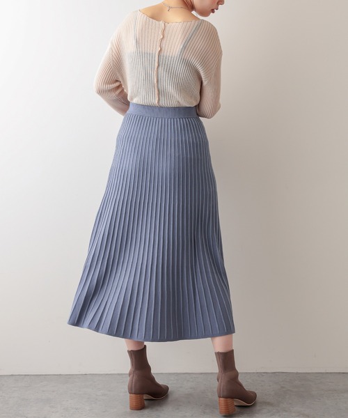 natural couture(ナチュラルクチュール)の「プリーツニットスカート(スカート・レディース・ブラック/ブラウン/モカ/グリーン/サックスブルー・FREE)」の5枚目の写真