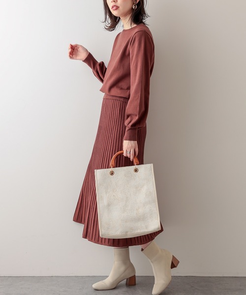 natural couture(ナチュラルクチュール)の「プリーツニットスカート(スカート・レディース・ブラック/ブラウン/モカ/グリーン/サックスブルー・FREE)」の19枚目の写真