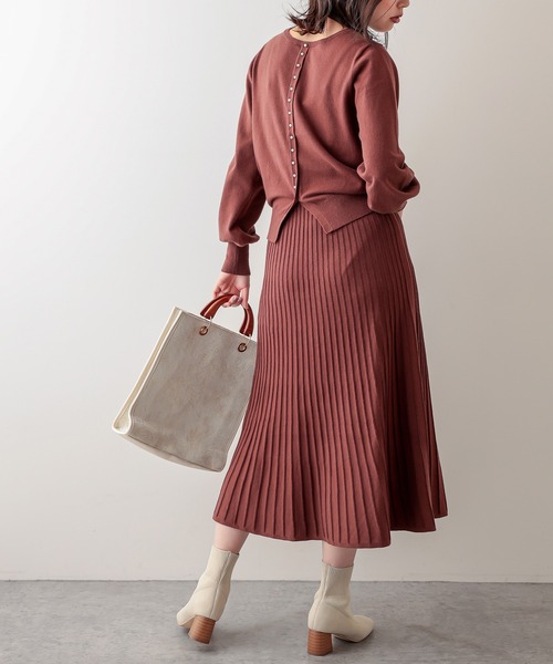 natural couture(ナチュラルクチュール)の「プリーツニットスカート(スカート・レディース・ブラック/ブラウン/モカ/グリーン/サックスブルー・FREE)」の9枚目の写真