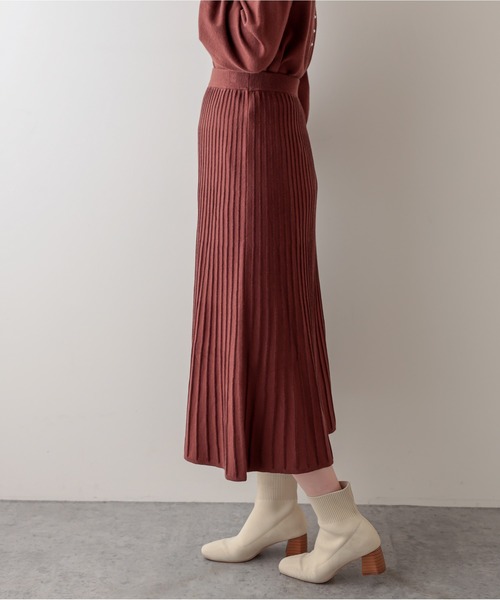 natural couture(ナチュラルクチュール)の「プリーツニットスカート(スカート・レディース・ブラック/ブラウン/モカ/グリーン/サックスブルー・FREE)」の15枚目の写真