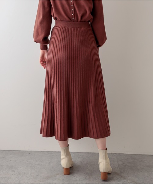natural couture(ナチュラルクチュール)の「プリーツニットスカート(スカート・レディース・ブラック/ブラウン/モカ/グリーン/サックスブルー・FREE)」の8枚目の写真