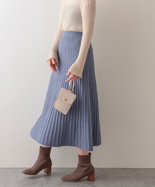 natural couture(ナチュラルクチュール)の「プリーツニットスカート(スカート・レディース・ブラック/ブラウン/モカ/グリーン/サックスブルー・FREE)」の7枚目の写真