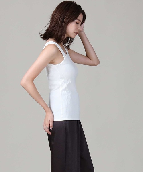 Right-on（ライトオン）の「【HONEYSUCKLE ROSE】アシメネックタンク（タンクトップ・レディース・ブラック/オフホワイト/ブラウン・M/L）」の7枚目の写真