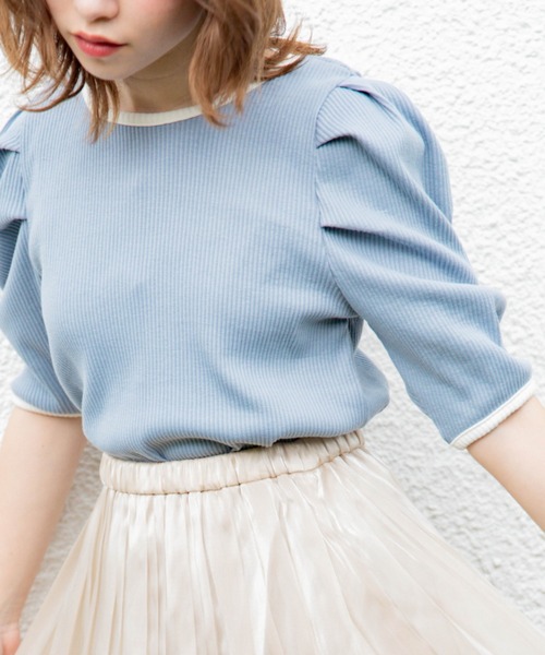 Mysa&Liina(ミーサリーナ)の「ボリュームスリーブパイピングプルオーバー(Tシャツ/カットソー・レディース・ブラック/ブルー/アイボリー・M)」の1枚目の写真