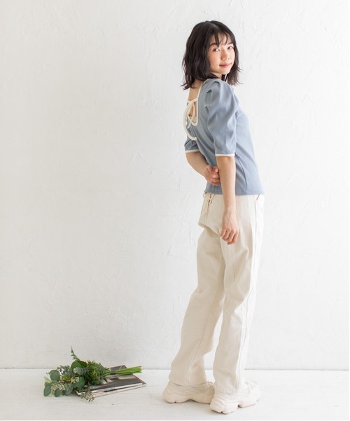 Mysa&Liina(ミーサリーナ)の「ボリュームスリーブパイピングプルオーバー(Tシャツ/カットソー・レディース・ブラック/ブルー/アイボリー・M)」の4枚目の写真