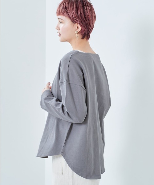 e.r.g*（イーアールジー）の「スソラウンド袖キリカエロンＴｅｅ（Tシャツ/カットソー・レディース・ミント/グレー/ベージュ系/オフホワイト/ブルー系・M）」の17枚目の写真