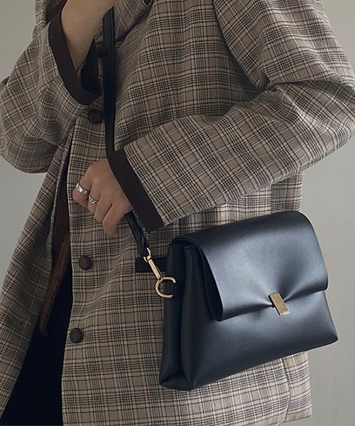 c.u.l（シーユーエル）の「【c.u.l】フラップスクエアショルダーバッグ cula170（ショルダーバッグ・レディース・ブラウン/ブラック・FREE）」の3枚目の写真