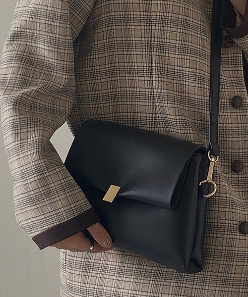 c.u.l（シーユーエル）の「【c.u.l】フラップスクエアショルダーバッグ cula170（ショルダーバッグ・レディース・ブラウン/ブラック・FREE）」の4枚目の写真