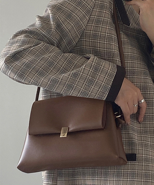 c.u.l（シーユーエル）の「【c.u.l】フラップスクエアショルダーバッグ cula170（ショルダーバッグ・レディース・ブラウン/ブラック・FREE）」の16枚目の写真