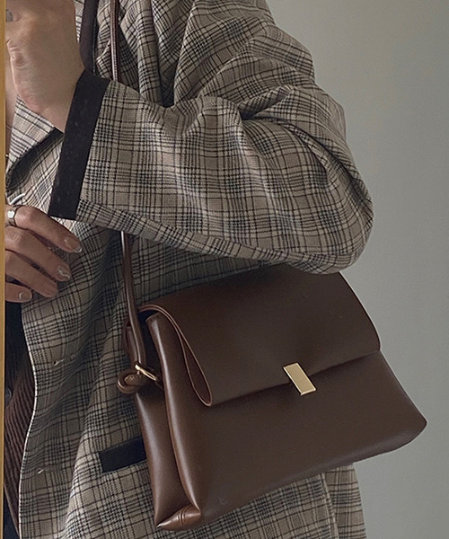 c.u.l（シーユーエル）の「【c.u.l】フラップスクエアショルダーバッグ cula170（ショルダーバッグ・レディース・ブラウン/ブラック・FREE）」の22枚目の写真