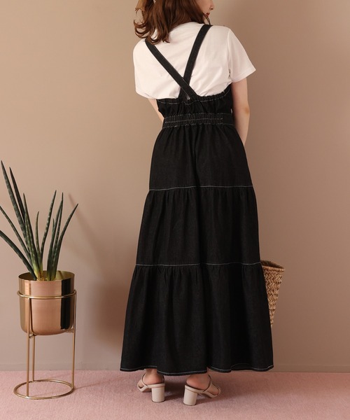 one after another NICE CLAUP（ワンアフターアナザーナイスクラップ）の「ティアードジャンパースカート（ジャンパースカート・レディース・ベージュ/ブラック/ネイビー・FREE）」の3枚目の写真