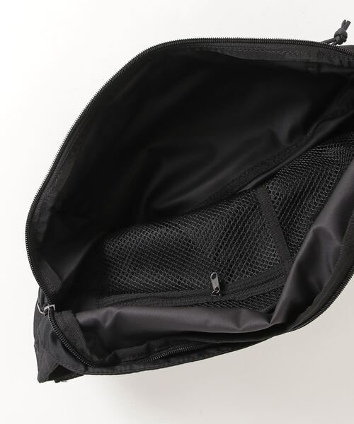 NIKE(ナイキ)の「NIKE/ナイキ ボディバッグ ナイキ テック 10L BA5751-010(ボディバッグ/ウエストポーチ・メンズ・ブラック・FREE)」の3枚目の写真