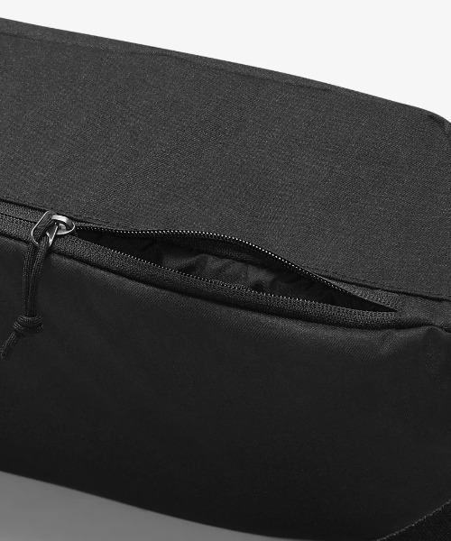 NIKE(ナイキ)の「NIKE/ナイキ ボディバッグ ナイキ テック 10L BA5751-010(ボディバッグ/ウエストポーチ・メンズ・ブラック・FREE)」の16枚目の写真