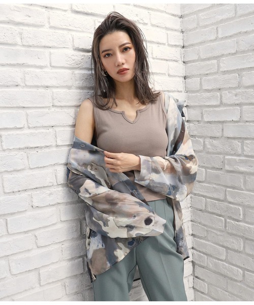 ANAP（アナップ）の「ニュアンスパターンオーバーサイズシャツ（シャツ/ブラウス・レディース・ベージュ/グリーン・FREE）」の8枚目の写真