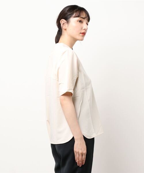 lawgy（ラウジー）の「short sleeve v cut（Tシャツ/カットソー・レディース・ベージュ/ブラウン/イエロー/アイボリー・FREE）」の12枚目の写真