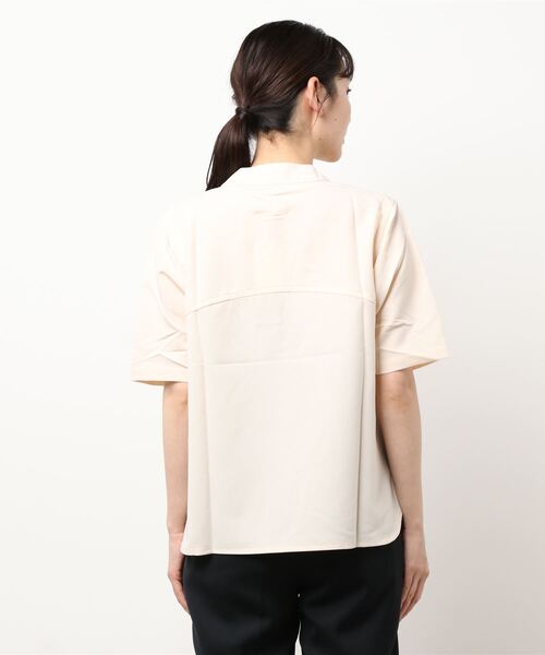 lawgy（ラウジー）の「short sleeve v cut（Tシャツ/カットソー・レディース・ベージュ/ブラウン/イエロー/アイボリー・FREE）」の6枚目の写真