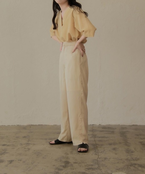 lawgy（ラウジー）の「short sleeve v cut（Tシャツ/カットソー・レディース・ベージュ/ブラウン/イエロー/アイボリー・FREE）」の14枚目の写真