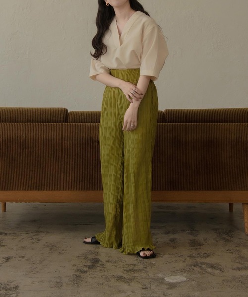 lawgy（ラウジー）の「short sleeve v cut（Tシャツ/カットソー・レディース・ベージュ/ブラウン/イエロー/アイボリー・FREE）」の19枚目の写真