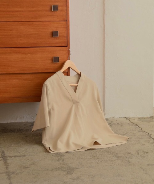 lawgy（ラウジー）の「short sleeve v cut（Tシャツ/カットソー・レディース・ベージュ/ブラウン/イエロー/アイボリー・FREE）」の21枚目の写真