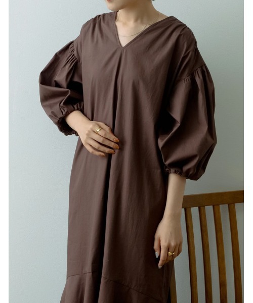 Re:EDIT（リエディ）の「[低身長/高身長サイズ有]ボリュームスリーブバックリボンマーメイドワンピース（ワンピース・レディース・ブラック/ベージュ/ブラウン/グリーン・MEDIUM/LARGE/SHORT/TALL）」の7枚目の写真