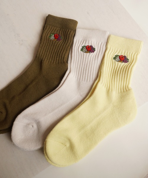 RiNc (リンク)の「【 FRUIT OF THE LOOM / フルーツ オブ ザ ルーム 】 底 パイル 刺繍 ソックス 3点 セット(ソックス/靴下・レディース・カーキ・FREE)」の1枚目の写真