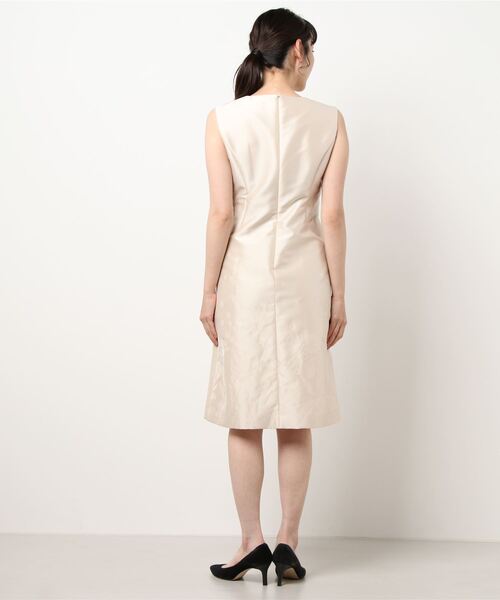 HANAE MORI ALMA EN ROSE(ハナエモリ アルマ・アン・ローズ)の「【HANAE MORI ALMA EN ROSE】ワンピース(ワンピース・レディース・ベージュ/ネイビー・40/38/36)」の4枚目の写真