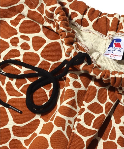 atmos（アトモス）の「atmos x RUSSELL ATHLETIC SWEAT SHORTS / アトモス ラッセル アスレティック スウェットショーツ 【SP】（スウェットパンツ・メンズ・ブラック/その他1/その他2・M/L/XL）」の16枚目の写真