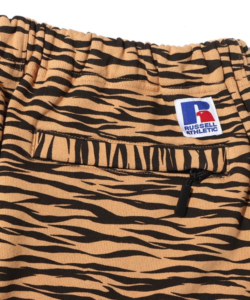 atmos（アトモス）の「atmos x RUSSELL ATHLETIC SWEAT SHORTS / アトモス ラッセル アスレティック スウェットショーツ 【SP】（スウェットパンツ・メンズ・ブラック/その他1/その他2・M/L/XL）」の11枚目の写真