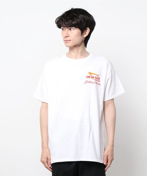 In-N-Out Burger（インアンドアウトバーガー）の「【IN-N-OUT BURGER】インアンドアウト バーガー グラフィック ショートスリーブ Tシャツ（Tシャツ/カットソー・メンズ・ホワイト系その他6/ホワイト系その他5/ブラック系その他/ホワイト系その他7/ホワイト系その他3/ホワイト系/ブラック系その他5/ブラック系その他2/ホワイト系その他2/ホワイト系その他/ホワイト系その他4/ホワイト系3/ブラック系その他4/ホワイト系2/ホワイト系4/ブラック系その他3/ホワイト系1/ホワイト/ブラック・MEDIUM/X-LARGE/LARGE）」の13枚目の写真