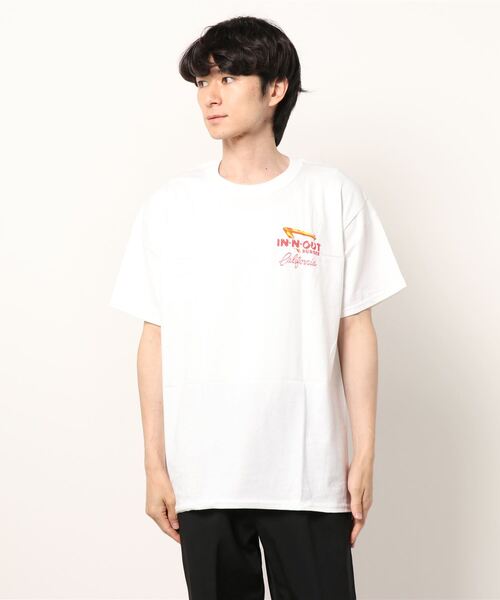 In-N-Out Burger（インアンドアウトバーガー）の「【IN-N-OUT BURGER】インアンドアウト バーガー グラフィック ショートスリーブ Tシャツ（Tシャツ/カットソー・メンズ・ホワイト系その他6/ホワイト系その他5/ブラック系その他/ホワイト系その他7/ホワイト系その他3/ホワイト系/ブラック系その他5/ブラック系その他2/ホワイト系その他2/ホワイト系その他/ホワイト系その他4/ホワイト系3/ブラック系その他4/ホワイト系2/ホワイト系4/ブラック系その他3/ホワイト系1/ホワイト/ブラック・MEDIUM/X-LARGE/LARGE）」の4枚目の写真