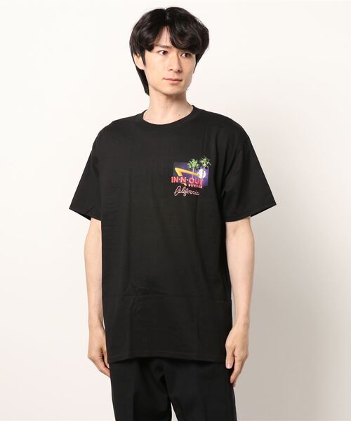 In-N-Out Burger（インアンドアウトバーガー）の「【IN-N-OUT BURGER】インアンドアウト バーガー グラフィック ショートスリーブ Tシャツ（Tシャツ/カットソー・メンズ・ホワイト系その他6/ホワイト系その他5/ブラック系その他/ホワイト系その他7/ホワイト系その他3/ホワイト系/ブラック系その他5/ブラック系その他2/ホワイト系その他2/ホワイト系その他/ホワイト系その他4/ホワイト系3/ブラック系その他4/ホワイト系2/ホワイト系4/ブラック系その他3/ホワイト系1/ホワイト/ブラック・MEDIUM/X-LARGE/LARGE）」の17枚目の写真