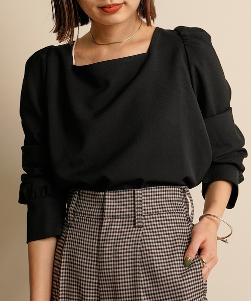 mline（エムライン）の「[mline] WEB限定 ギャザーパフブラウス（シャツ/ブラウス・レディース・ブラック/グレー/グリーン/アイボリー・FREE）」の6枚目の写真