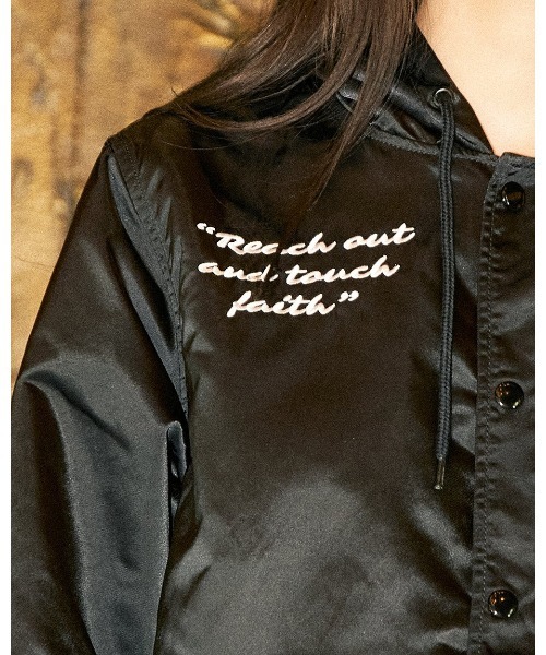 PLEASURES（プレジャー）の「BERLIN SATIN COACHES JACKET（ブルゾン・メンズ・ブラック・XL/L/M）」の7枚目の写真