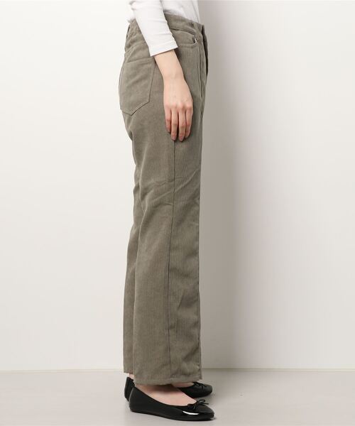 COLONY 2139(コロニートゥーワンスリーナイン)の「コール天フレアパンツ/コーデュロイパンツ(その他パンツ・レディース・ブルー/アイボリー/カーキ/チャコールグレー・LARGE/MEDIUM)」の16枚目の写真