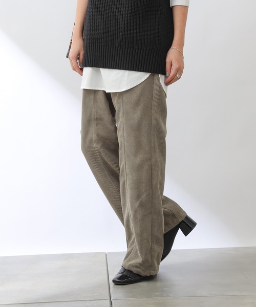 COLONY 2139(コロニートゥーワンスリーナイン)の「コール天フレアパンツ/コーデュロイパンツ(その他パンツ・レディース・ブルー/アイボリー/カーキ/チャコールグレー・LARGE/MEDIUM)」の4枚目の写真