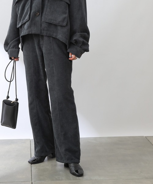 COLONY 2139(コロニートゥーワンスリーナイン)の「コール天フレアパンツ/コーデュロイパンツ(その他パンツ・レディース・ブルー/アイボリー/カーキ/チャコールグレー・LARGE/MEDIUM)」の3枚目の写真