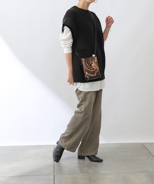 COLONY 2139(コロニートゥーワンスリーナイン)の「コール天フレアパンツ/コーデュロイパンツ(その他パンツ・レディース・ブルー/アイボリー/カーキ/チャコールグレー・LARGE/MEDIUM)」の12枚目の写真