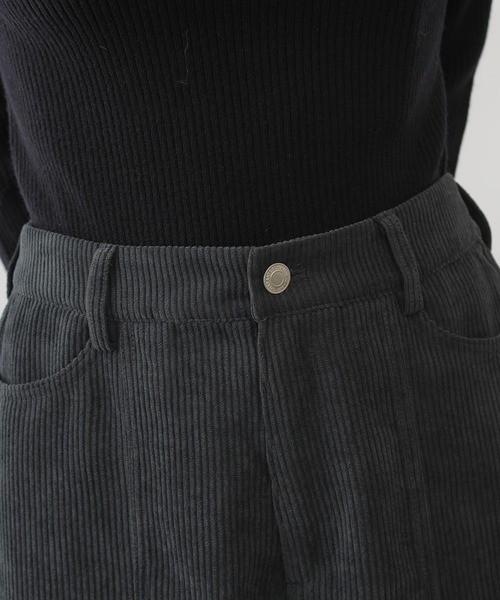 COLONY 2139(コロニートゥーワンスリーナイン)の「コール天フレアパンツ/コーデュロイパンツ(その他パンツ・レディース・ブルー/アイボリー/カーキ/チャコールグレー・LARGE/MEDIUM)」の17枚目の写真