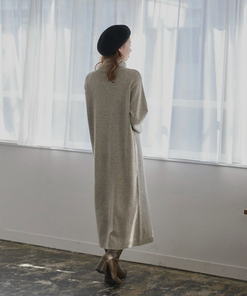 hinari（ヒナリ）の「タートルニットワンピース（ワンピース・レディース・ライトグレー/ブラウン・SMALL/FREE）」の4枚目の写真