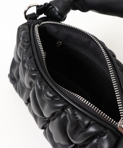 N.（N. Natural Beauty Basic）（エヌエヌナチュラルビューティーベーシック）の「キルティングミニショルダーバッグ（ショルダーバッグ・レディース・ブラック/パープル・ﾌﾘ-）」の6枚目の写真